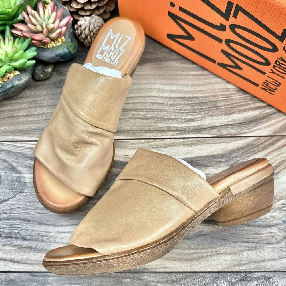 NIB Miz Mooz Callan 40 9-9.5 Ruched Leather Chunky Heeled Slide Sandals Tan - Picture 1 of 11